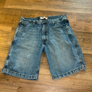 Levi’s carpenter Jean shorts size 38